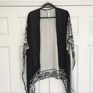 Kimchi Blue - Black Floral Kimono